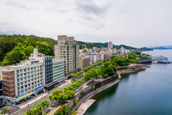 千岛湖中心湖区亚朵酒店